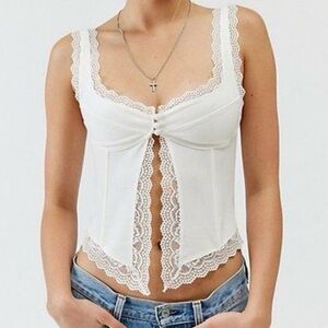 Planet Heart Juniors' linen & cotton Lace-Trim Flyaway Tank Top. Size Medium